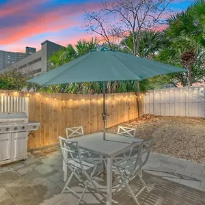 Absolute Beach - Seasonal Hot Tub, Bbq, 700 Feet To Beach, Central Pcb, Free Daily Activities, & More! , Panama City Beach United States